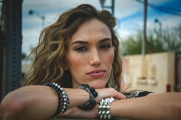 L'Art de Choisir des Tenues Élégantes pour le Bureau: Conseils Essentiels en Milieu Professionnel Formelle